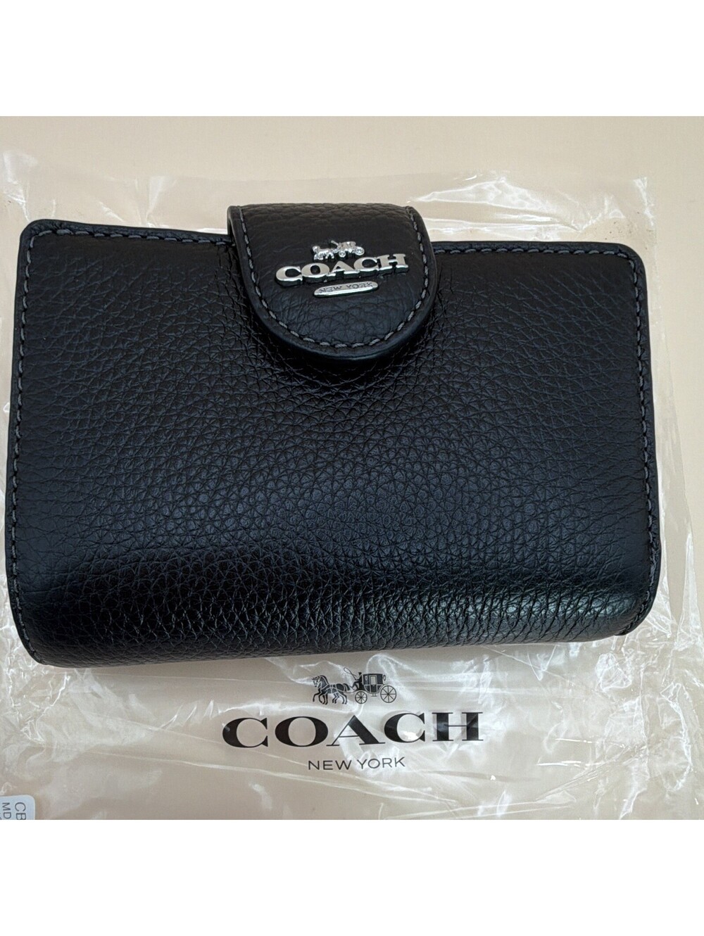 COACH CBO41 Medium Corner Zip Wallet Silver Black Leather 198685000788 NWT